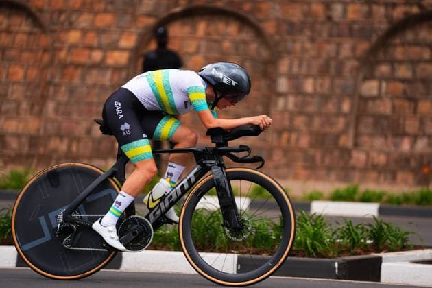 2025 UCI Road World Championships Picture by Zac Williams SWpix.com - 23 09 2025 - Cycling - 2025 UCI Road World Championships - BK Arena to Kigali Convention Centre, Kigali, Rwanda - Women Junior Individual Time Trial (ITT) Podium - Hannah Gianatti (Australia) Copyright: x xSWpix.comx(t axPhotographyxHubxLtd)xZacxWilliams SWpix.comx SWP-3030-5925