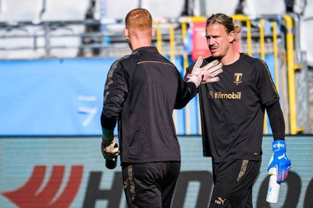 250923 Goalkeeper Joakim Persson and Goalkeeper Johan Dahlin during a training session with Malmö FF on September 23, 2025 in Malmö. Photo: Ludvig Thunman BILDBYRAN kod LT LT0728 fotboll football soccer fotball uefa europa league europa league träning practice training malmö ff bbeng Copyright: LUDVIGxTHUNMAN BB250923LT032