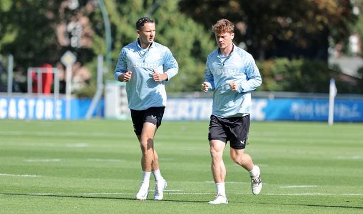 Paul Seguin, Sebastian Grönning beim Laufen Fußball Fussball Saison 2025 2026 2. Bundesliga Herren DFL 23.09.2025 Training Hertha BSC Berlin DFL regulations prohibit any use of photographs as image sequences and or quasi-video.