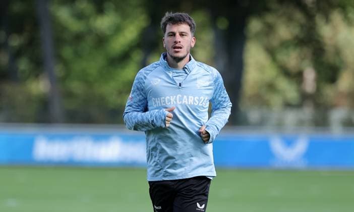 Diego Demme Aktion Oberkörper Fußball Fussball Saison 2025 2026 2. Bundesliga Herren DFL 23.09.2025 Training Hertha BSC Berlin DFL regulations prohibit any use of photographs as image sequences and or quasi-video.