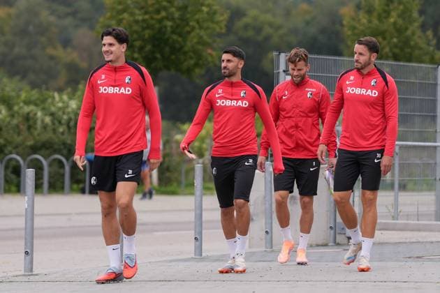 Igor Matanovic (SC Freiburg, 31), Vincenzo Grifo (SC Freiburg, 32), Lucas Höler Lucas Hoeler (SC Freiburg, 09), Christian Günter Christian Guenter (SC Freiburg, 30) , letztes medienöffentliches Training des SC Freiburg vor dem ersten Europa League Spiel in der Ligaphase, Deutschland, Fussball, UEFA Europa League, 1.Spieltag, 2025 2026, SC Freiburg vs. FC Basel, 23.09.2025, letztes medienöffentliches Training des SC Freiburg vor dem ersten Europa League Spiel in der Ligaphase, Europa-Park Stadion, Freiburg, Deutschland Freiburg Europa-Park Stadion Baden-Württemberg Deutschland Copyright: xArnexAmbergx