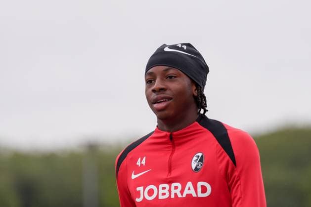 Johan Manzambi (SC Freiburg, 44) , letztes medienöffentliches Training des SC Freiburg vor dem ersten Europa League Spiel in der Ligaphase, Deutschland, Fussball, UEFA Europa League, 1.Spieltag, 2025 2026, SC Freiburg vs. FC Basel, 23.09.2025, letztes medienöffentliches Training des SC Freiburg vor dem ersten Europa League Spiel in der Ligaphase, Europa-Park Stadion, Freiburg, Deutschland Freiburg Europa-Park Stadion Baden-Württemberg Deutschland Copyright: xArnexAmbergx