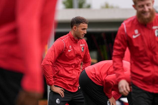 Max Rosenfelder (SC Freiburg, 37) , letztes medienöffentliches Training des SC Freiburg vor dem ersten Europa League Spiel in der Ligaphase, Deutschland, Fussball, UEFA Europa League, 1.Spieltag, 2025 2026, SC Freiburg vs. FC Basel, 23.09.2025, letztes medienöffentliches Training des SC Freiburg vor dem ersten Europa League Spiel in der Ligaphase, Europa-Park Stadion, Freiburg, Deutschland Freiburg Europa-Park Stadion Baden-Württemberg Deutschland Copyright: xArnexAmbergx