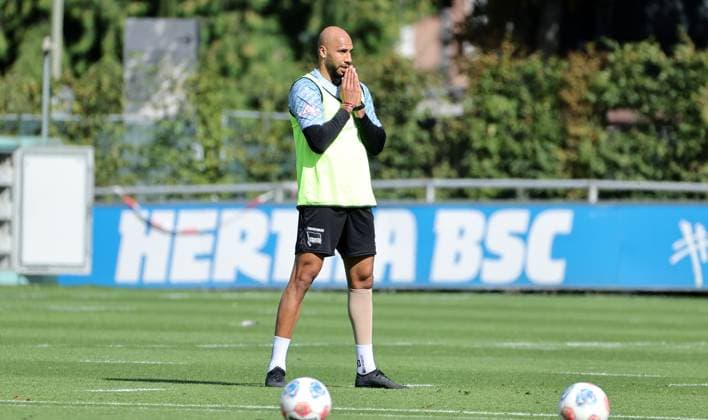 John Anthony Brooks Einzelbild Freisteller Aktion Fußball Fussball Saison 2025 2026 2. Bundesliga Herren DFL 23.09.2025 Training Hertha BSC Berlin DFL regulations prohibit any use of photographs as image sequences and or quasi-video.