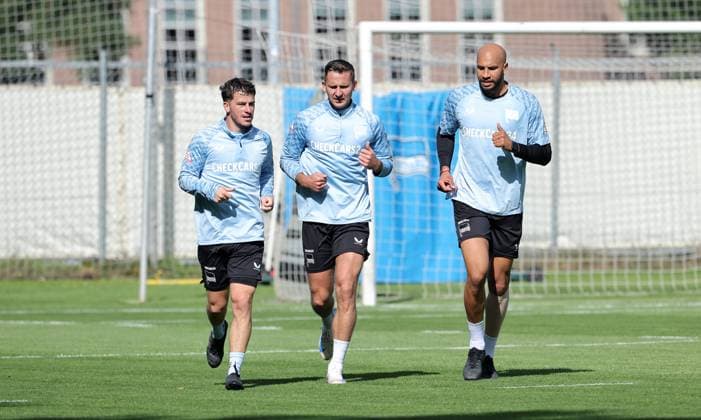 Diego Demme, Paul Seguin, John Anthony Brooks laufen separat Fußball Fussball Saison 2025 2026 2. Bundesliga Herren DFL 23.09.2025 Training Hertha BSC Berlin DFL regulations prohibit any use of photographs as image sequences and or quasi-video.