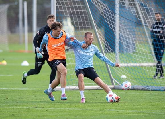 Fussball, Herren, Saison 2025 26, 2. Bundesliga, Hertha BSC, Training, v.l. Maurice Krattenmacher (Hertha BSC), Jon Dagur Thorsteinsson (Hertha BSC), 23.09. 2025,