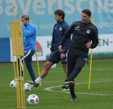 23.09.2025, TSV 1860 Training, Gruenwalderstrasse Muenchen, Fussball, im Bild: Patrick Gloeckner (TSV 1860 Muenchen)