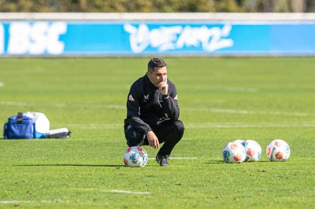 Fussball, Herren, Saison 2025 26, 2. Bundesliga, Hertha BSC, Training, Trainer Stefan Leitl (Hertha BSC), 23.09. 2025,