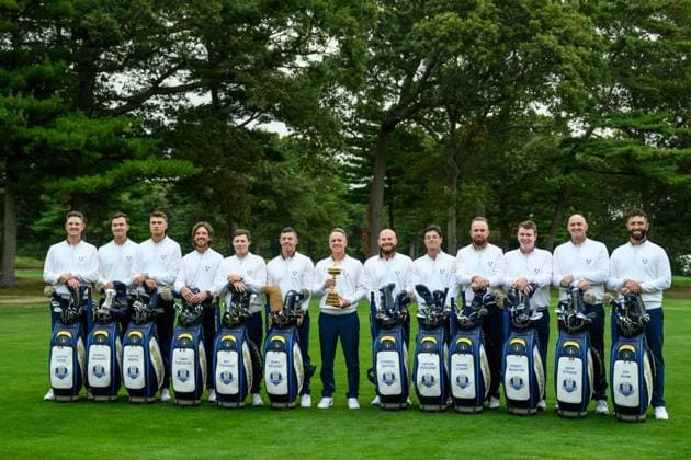 250923 Justin Rose, Rasmus Hojgaard, Ludvig Aberg, Tommy Fleetwood, Matt Fitzpatrick, Rory McIlroy, Team Captain Luke Donald, Tyrrell Hatton, Viktor Hovland, Shane Lowry, Robert MacIntyre, Sepp Straka and Jon Rahm of Team Europe pose for a team photo during a photo session on day -3 of the Ryder Cup on September 23, 2025 in New York. Photo: Jesper Zerman BILDBYRAN kod JZ JZ0614 golf ryder cup usa europe bbeng sverige norge Copyright: JESPERxZERMAN BB250923JZ006