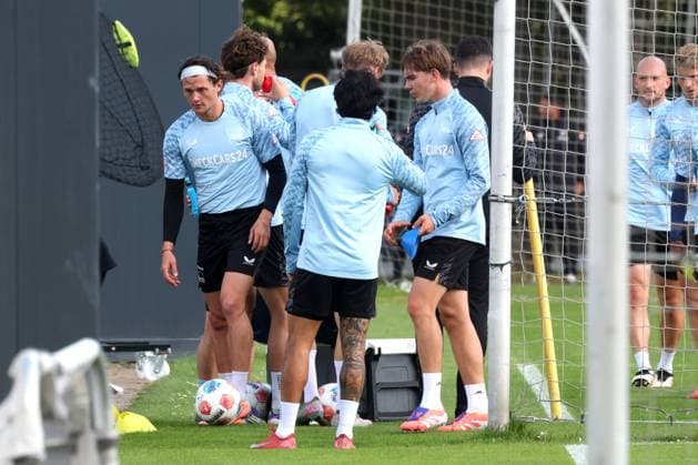 DEU, DFL, 2. FBL Hertha BSC, Training, 23.09.2025, Sportforum, Berlin, DEU, DFL, 2. FBL Hertha BSC, Training, im Bild Fabian Reese (Hertha BSC Berlin 11), Kennet Eichhorn (Hertha BSC Berlin 23) DFL - regulations prohibit any use of Photographs as image sequences and or quasi-video