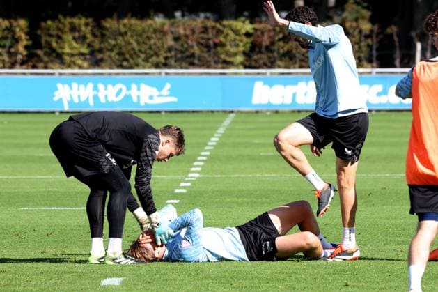 DEU, DFL, 2. FBL Hertha BSC, Training, 23.09.2025, Sportforum, Berlin, DEU, DFL, 2. FBL Hertha BSC, Training, im Bild Kennet Eichhorn (Hertha BSC Berlin 23) bekam den Ball ins Gesicht, Tjark Ernst (Hertha BSC Berlin 1), Agust’n Rogel (Hertha BSC Berlin 3) DFL - regulations prohibit any use of Photographs as image sequences and or quasi-video