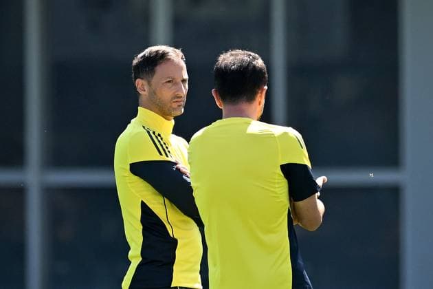 Ahead of the Dinamo Zagreb v Fenerbahce - UEFA Europa League ISTANBUL, TURKIYE - SEPTEMBER 23: Fenerbahce head coach Domenico Tedesco leads the training session ahead of the UEFA Europa League first week match between Dinamo Zagreb and Fenerbahce at Can Bartu Facilities in Istanbul, Turkiye on September 23, 2025. Ahmet Okatali Anadolu Istanbul Turkey. Editorial use only. Please get in touch for any other usage.  Copyright: x2025xAnadoluxAhmetxOkatalix