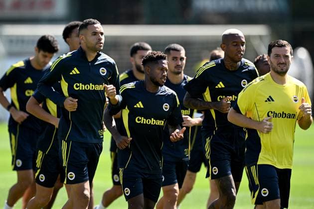 Ahead of the Dinamo Zagreb v Fenerbahce - UEFA Europa League ISTANBUL, TURKIYE - SEPTEMBER 23: Yusuf en-Nesiri (L), Fred (2nd L) and Anderson Talisca (2nd R) of Fenerbahce attend the training session ahead of the UEFA Europa League first week match between Dinamo Zagreb and Fenerbahce at Can Bartu Facilities in Istanbul, Turkiye on September 23, 2025. Ahmet Okatali Anadolu Istanbul Turkey. Editorial use only. Please get in touch for any other usage.  Copyright: x2025xAnadoluxAhmetxOkatalix