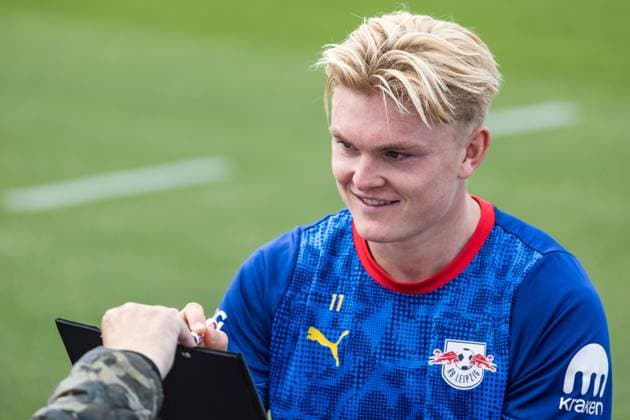 GER, Training RB Leipzig 23.09.2025, Trainingszentrum am Cottaweg, Leipzig, GER, Training RB Leipzig Conrad Harder (RB Leipzig 11) Â