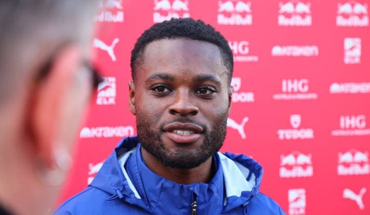 RB Leipzig - Training Bundesliga Leipzig, 23.09.2025, Trainingszentrum Cottaweg, Fußball Bundesliga , RB Leipzig - Training. , Im Bild: Ridle Baku (17, RB Leipzig) im Interview ,