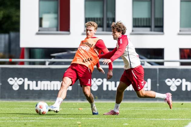 Training 1. FC Köln; 23.09.2025 Zweikampf Sebastian Sebulonsen (1. FC Köln, 28), Luca Waldschmidt (1. FC Köln, 7) Training 1. FC Köln; Geissbockheim, 23.09.2025 Copyright: xBEAUTIFULxSPORTS Wunderlx