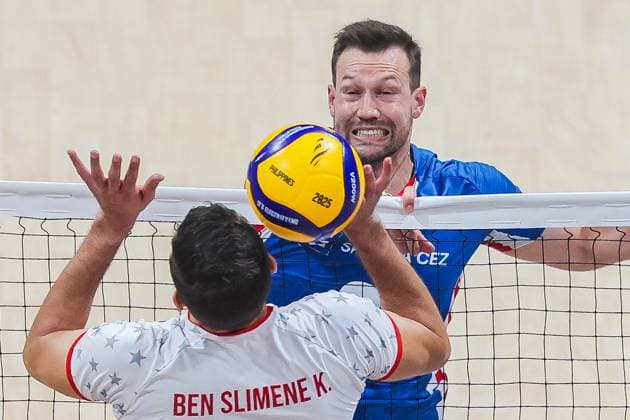 (250923) -- PASAY CITY, Sept. 23, 2025 -- Jan Galabov (back) of the Czech Republic competes during the round of 16 match between the Czech Republic and Tunisia at the FIVB Men s World Championship, WM, Weltmeisterschaft 2025 in Pasay City, the Philippines, Sept. 23, 2025. ) (SP)PHILIPPINES-PASAY CITY-VOLLEYBALL-FIVB MEN S WORLD CHAMPIONSHIP 2025-TUN VS CZE ROUELLExUMALI 