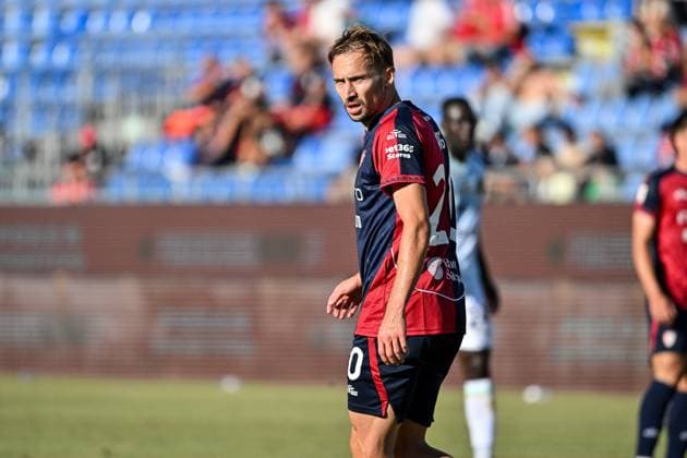 Marko Rog of Cagliari Calcio during Cagliari Calcio vs Frosinone Calcio, Italian football Coppa Italia match in Cagliari, Italy, September 23 2025  Copyright: xLuigixCanu IPAxSportx xipa-agency.netx xx IPA_65604821 IPA_Agency_IPA65604821