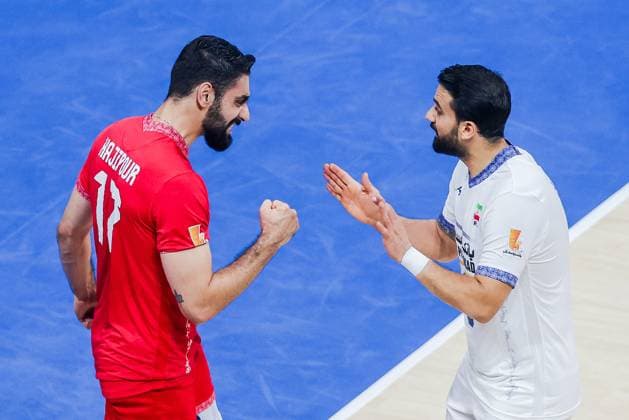 (250923) -- PASAY CITY, Sept. 23, 2025 -- Players of Iran celebrate after scoring a point during the round of 16 match between Serbia and Iran at the FIVB Men s World Championship, WM, Weltmeisterschaft 2025 in Pasay City, the Philippines, on September 23, 2025. ) (SP)PHILIPPINES-PASAY CITY-VOLLEYBALL-FIVB MEN S WORLD CHAMPIONSHIP 2025-SRB VS IRI ROUELLExUMALI 
