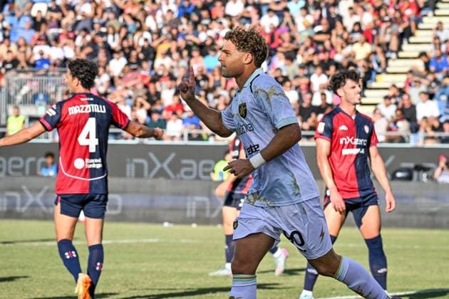 Edoardo Vergani of Frosinone Calcio, Esultanza, Joy, Celebration After scoring goal, during Cagliari Calcio vs Frosinone Calcio, Italian football Coppa Italia match in Cagliari, Italy, September 23 2025  Copyright: xLuigixCanu IPAxSportx xipa-agency.netx xx IPA_65605159 IPA_Agency_IPA65605159