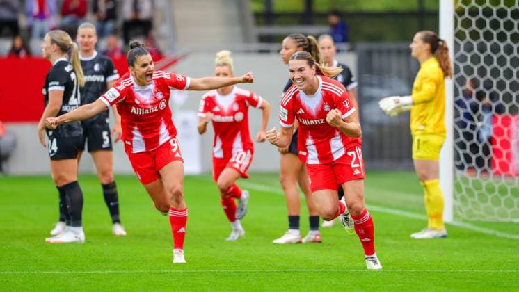 Vanessa Gilles (2, FC Bayern München) und Jovana Damnjanovic (9, FC Bayern München) Tor zum 1 : 0 beim Spiel zwischen FC Bayern München v SC Freiburg, Fußball, Frauen, Google Pixel Frauen-Bundesliga, 2025 2026, 4.Spieltag am 23.09.2025 in München, FC Bayern Campus. DFL and DFB regulations prohibit any use of photographs as image sequences and or quasi-video. Bayern Deutschland
