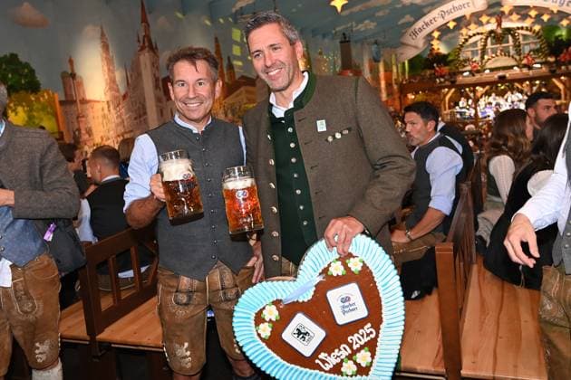li:Praesident Gernot MANG (1860) TSV 1860 Muenchen auf dem 190. Oktoberfest 2025 am 23.09.2025 im Hacker Festzelt.