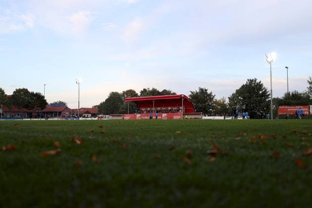 23.09.2025, xjcx, Herren, Fussball, Saison 2025 2026, Regionalliga Bayern, 9. Spieltag: TSV Aubstadt - FV Illertissen Symbolbild, Flutlicht-Spiel in der NGN-Arena Aubstadt Sulzfeld Schulstadion Aubstadt Bayern Deutschland