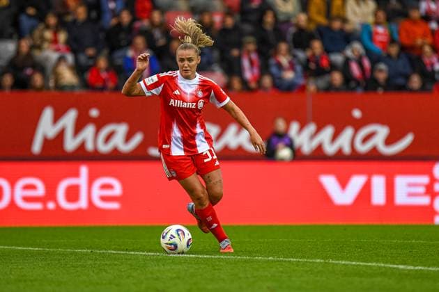 Georgia Stanway (31 FC Bayern) in Aktion beim Google Pixel Frauen Bundesligaspiel FC Bayern München - SC Freiburg am 23.09.2025. München FC Bayern Campus Bayern Deutschland