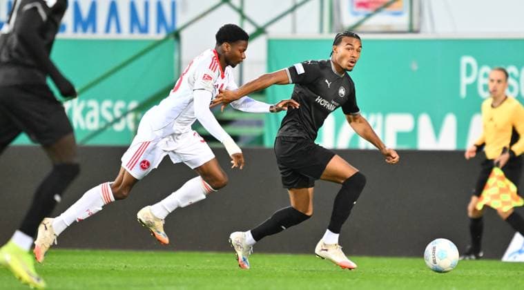 23.09.2025 - Fussball - Saison 2025 2026 - Regionalliga Bayern - 10. Spieltag: SpVgg Greuther Fürth Fuerth II U23 ( Kleeblatt ) - 1. FC Nürnberg II FCN ( Club ) - - xwoxzix - Winners Osawe (38, 1. FC Nürnberg FCN II ) David Abrangao (2, SpVgg Greuther Fürth II )