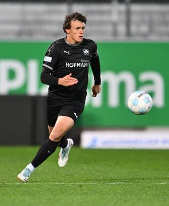 23.09.2025 - Fussball - Saison 2025 2026 - Regionalliga Bayern - 10. Spieltag: SpVgg Greuther Fürth Fuerth II U23 ( Kleeblatt ) - 1. FC Nürnberg II FCN ( Club ) - - xwoxzix - Lukas Reich (9,SpVgg Greuther Fürth II ) Freisteller Einzelbild