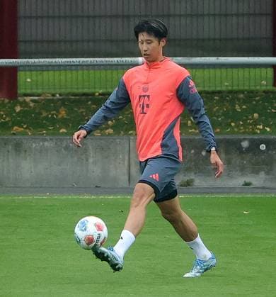 23.09.2025, FC Bayern Training, Saebenerstrasse Muenchen, Fussball, im Bild: Hiroki Ito (FC Bayern Muenchen)
