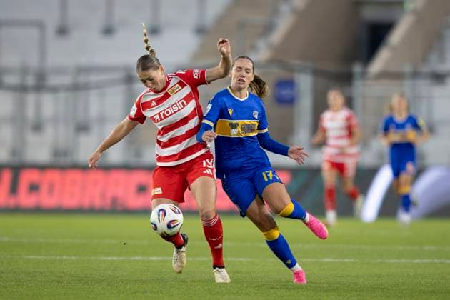 Google Pixel Frauen-Bundesliga: FC Carl Zeiss Jena vs. 1. FC Union Berlin; Jena; 23.09.2025 Samantha Steuerwald ( 19; 1. FC Union Berlin) gegen Rieke Tietz ( 17; FC Carl Zeiss Jena) Google Pixel Frauen-Bundesliga: FC Carl Zeiss Jena vs. 1. FC Union Berlin; ad hoc arena im Ernst-Abbe-Sportfeld; 23.09.2025 Copyright: xBEAUTIFULxSPORTS Duehringx