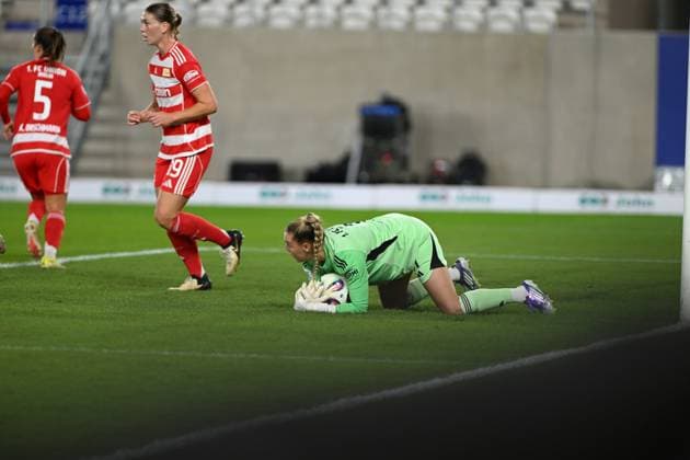 RECORD DATE NOT STATED Cara Bösl (1, 1. FC Union Berlin) sichert den Ball im Strafraum GPFPL FC Carl Zeiss Jena gegen 1. FC Union Berlin 23.09.2025 Copyright: xJoshuaxHildebrandtx