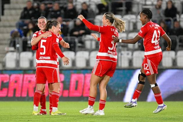 Fußball I Frauen I Saison 2025-2026 I Bundesliga I 4. Spieltag I FC Carl Zeiss Jena - 1. FC Union Berlin I 23.09.2025 Torjubel Antonia-Johanna Halverkamps (29, 1. FC Union Berlin), Torschütztin Katja Orschmann (5, 1. FC Union Berlin), Tanja Pawollek (31, 1. FC Union Berlin) und Naika Reissner (42, 1. FC Union Berlin) Jena Ernst-Abbe-Sportfeld, ad hoc Arena Thüringen Deutschland Copyright: xLobeca InesxHähnelx