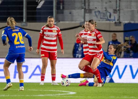 Fußball, Frauen, Saison 2025 2026, Google Pixel Frauen-Bundesliga (4. Spieltag), FC Carl Zeiss Jena - 1. FC Union Berlin, v. l. Emily Reske (Jena), Tanja Pawollek (1. FC Union), Samantha Steuerwald (1. FC Union), Rieke Tietz (Jena), 23.09. 2025, Copyright: xMatthiasxKochx