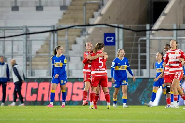 Google Pixel Frauen-Bundesliga: FC Carl Zeiss Jena vs. 1. FC Union Berlin; Jena; 23.09.2025 Jubel, 0:1 durch Katja Orschmann ( 5; 1. FC Union Berlin) und Antonia-Johanna Halverkamps ( 29; 1. FC Union Berlin) Google Pixel Frauen-Bundesliga: FC Carl Zeiss Jena vs. 1. FC Union Berlin; ad hoc arena im Ernst-Abbe-Sportfeld; 23.09.2025 Copyright: xBEAUTIFULxSPORTS Duehringx