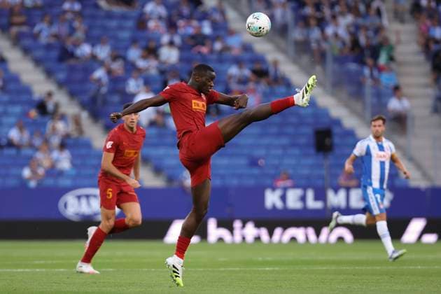 September 23, 2025, Cornella, Barcelona, SPAIN: Mouctar Diakhaby of Valencia CF in action during the Spanish league, La Liga EA Sports, football match played between RCD Espanyol and Valencia CF at RCDE Stadium on September 23, 2025 in Cornella, Barcelona, Spain. Cornella SPAIN - ZUMAa181 20250923_zaa_a181_112 Copyright: xJavierxBorregox