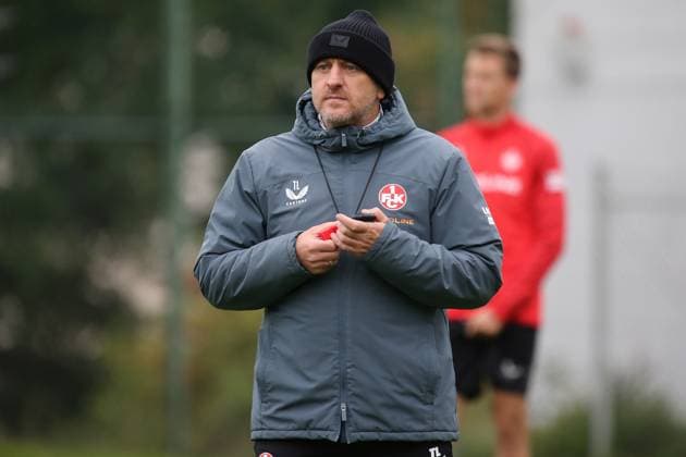 23.09.2025, xmohx, Fussball 2.Bundesliga, 1.FC Kaiserslautern - Training v.l. Trainer Torsten Lieberknecht (1. FC Kaiserslautern) (DFL DFB REGULATIONS PROHIBIT ANY USE OF PHOTOGRAPHS as IMAGE SEQUENCES and or QUASI-VIDEO) Kaiserslautern