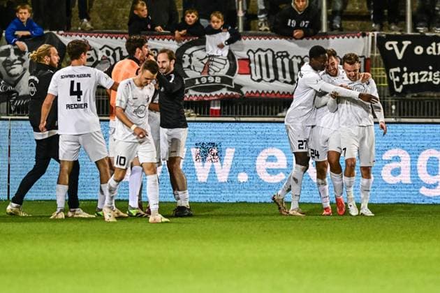 Wuerzburger Kickers gegen TSV Schwaben Augsburg, Wuerzburg, 23.09.2025 Jubel bei denj Schwaben , Wuerzburg, 23.09.2025 - 10. Spieltag der Regionalliga Bayern, Wuerzburger Kickers gegen TSV Schwaben Augsburg, Wuerzburg Akon Arena Copyright: xBEAUTIFULxSPORTS Märklx