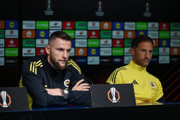 Ahead of the Dinamo Zagreb v Fenerbahce - UEFA Europa League ZAGREB, CROATIA - SEPTEMBER 23: Fenerbahce’s head coach Domenico Tedesco (R) and player Milan Skriniar (L) attend a press conference, PK, Pressekonferenz at Maksimir Stadium ahead of the UEFA Europa League group stage week 1 match against Dinamo Zagreb in Zagreb, Croatia, on September 23, 2025. Elif Ozturk Anadolu Zagreb Croatia. Editorial use only. Please get in touch for any other usage.  Copyright: x2025xAnadoluxElifxOzturkx