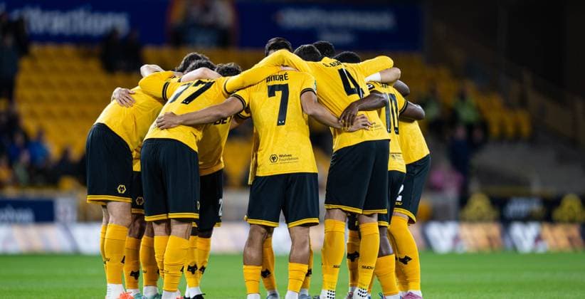 23rd September 2025; Molineux Stadium, Wolverhampton, West Midlands, England; Carabao Cup Football, Wolverhampton Wanderers versus Everton; Wolverhampton Wanderers players huddle before kick-off  GodfreyxPitt