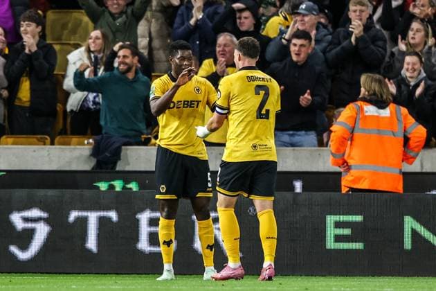 Carabao Cup round 3 Wolverhampton Wanderers v Everton Marshall Munetsi of Wolverhampton Wanderers celebrates his goal to make it 1-0 during the Carabao Cup round 3 match Wolverhampton Wanderers vs Everton at Molineux, Wolverhampton, United Kingdom, 23rd September 2025 (Photo by Alfie Cosgrove News Images) Wolverhampton Molineux West Midlands United Kingdom Copyright: xAlfiexCosgrove NewsxImagesx