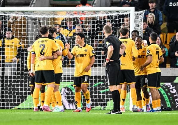 23rd September 2025; Molineux Stadium, Wolverhampton, West Midlands, England; Carabao Cup Football, Wolverhampton Wanderers versus Everton; Marshall Munetsi of Wolverhampton Wanderers celebrates with his team after scoring in the 29th minute to make the score 1-0  GodfreyxPitt
