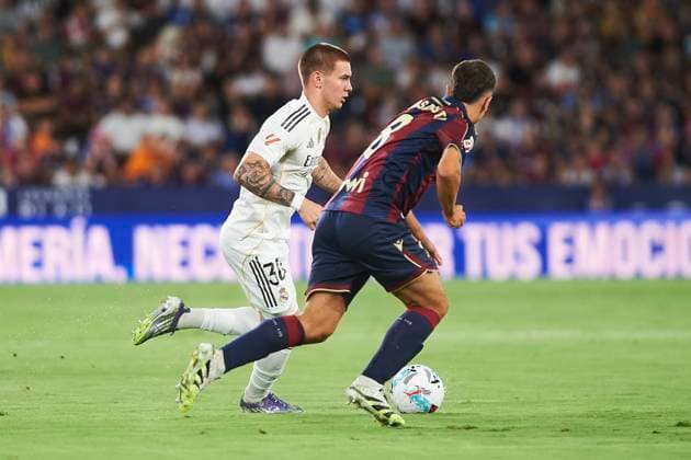 Franco Mastantuono (Real Madrid CF) during the LaLiga EA Sports match between Levante UD and Real Madrid at Ciudad de Valencia on September 23, 2025 in Valencia, Spain. (Photo by Maria Jose Segovia DeFodi Images) Franco Mastantuono Real Madrid CF during the LaLiga EA Sports match between Levante UD and Real Madrid at Ciudad de Valencia on September 23, 2025 in Valencia, Spain Photo by Maria Jose Segovia DeFodi Images