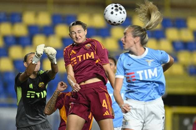 CALCIO - Serie A Femminile - Serie A Women s Cup - Semifinal - AS Roma vs SS Lazio Women Winonah Heatley of AS Roma in action during the Serie A Women s Cup AS Roma vs SS Lazio at Romeo Menti Stadium Castellammare di Stabia (NA) Italy  Copyright: xIPAxSport ABACAx