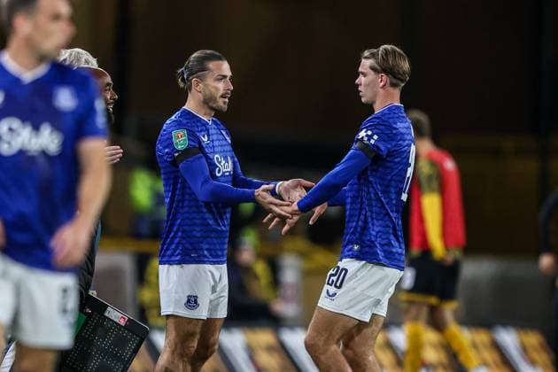 Carabao Cup round 3 Wolverhampton Wanderers v Everton Jack Grealish of Everton is substituted on for Tyler Dibling of Everton during the Carabao Cup round 3 match Wolverhampton Wanderers vs Everton at Molineux, Wolverhampton, United Kingdom, 23rd September 2025 (Photo by Alfie Cosgrove News Images) Wolverhampton Molineux West Midlands United Kingdom Copyright: xAlfiexCosgrove NewsxImagesx