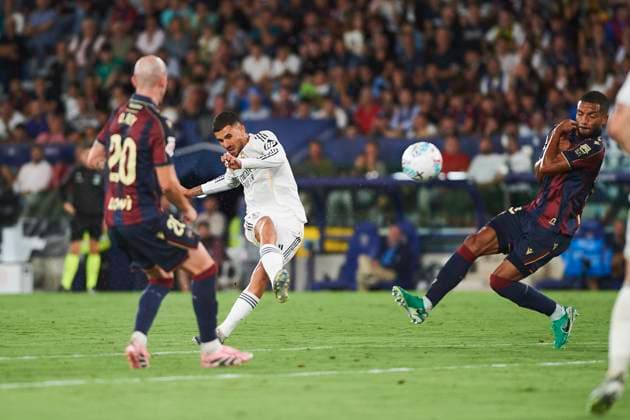 Dani Ceballos (Real Madrid CF) during the LaLiga EA Sports match between Levante UD and Real Madrid at Ciudad de Valencia on September 23, 2025 in Valencia, Spain. (Photo by Maria Jose Segovia DeFodi Images) Dani Ceballos Real Madrid CF during the LaLiga EA Sports match between Levante UD and Real Madrid at Ciudad de Valencia on September 23, 2025 in Valencia, Spain Photo by Maria Jose Segovia DeFodi Images