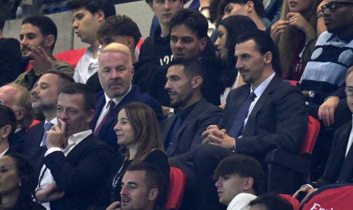 Foto IPP Paolo Bona Milano 23 09 2025 Coppa Italia di Calcio stagione 2025 2026 partita Milan-Lecce Nella foto a sinistra Igli Tare direttore sportivo del Milan al centro ............. a destra Zlatan Ibrahimovic senior advisor del Milan in tribuna Italy Photo Press Worldwide Copyright italy Italy ITALY  Copyright: xR4924_italyphotopressx