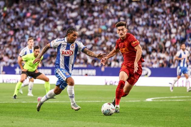 September 23, 2025, Cornella, Barcelona, SPAIN: Tyrhys Dolan of RCD Espanyol in action during the Spanish league, La Liga EA Sports, football match played between RCD Espanyol and Valencia CF at RCDE Stadium on September 23, 2025 in Cornella, Barcelona, Spain. Cornella SPAIN - ZUMAa181 20250923_zaa_a181_180 Copyright: xJavierxBorregox