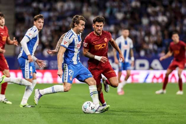 September 23, 2025, Cornella, Barcelona, SPAIN: Carlos Romero of RCD Espanyol in action during the Spanish league, La Liga EA Sports, football match played between RCD Espanyol and Valencia CF at RCDE Stadium on September 23, 2025 in Cornella, Barcelona, Spain. Cornella SPAIN - ZUMAa181 20250923_zaa_a181_218 Copyright: xJavierxBorregox